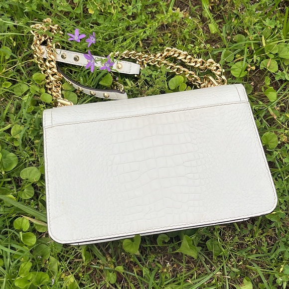 MK MICHAEL KORS Heather Large Studded Crocodile Embossed Leather Shoulder Bag - Picture 7 of 16